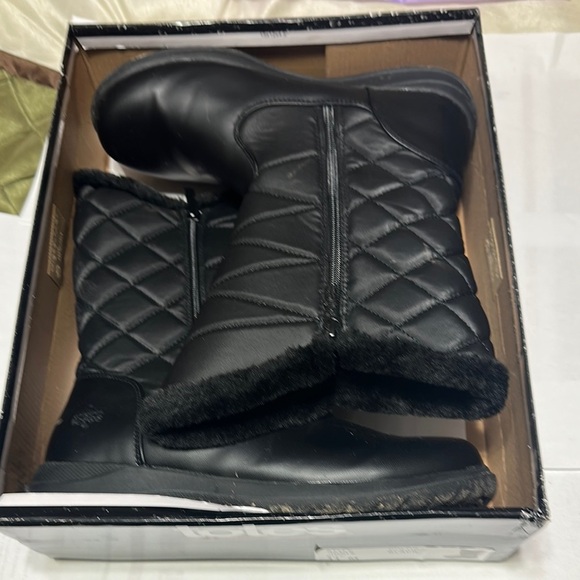 totes Shoes - TOTES Joni 2 Women's Black Quilted Boots